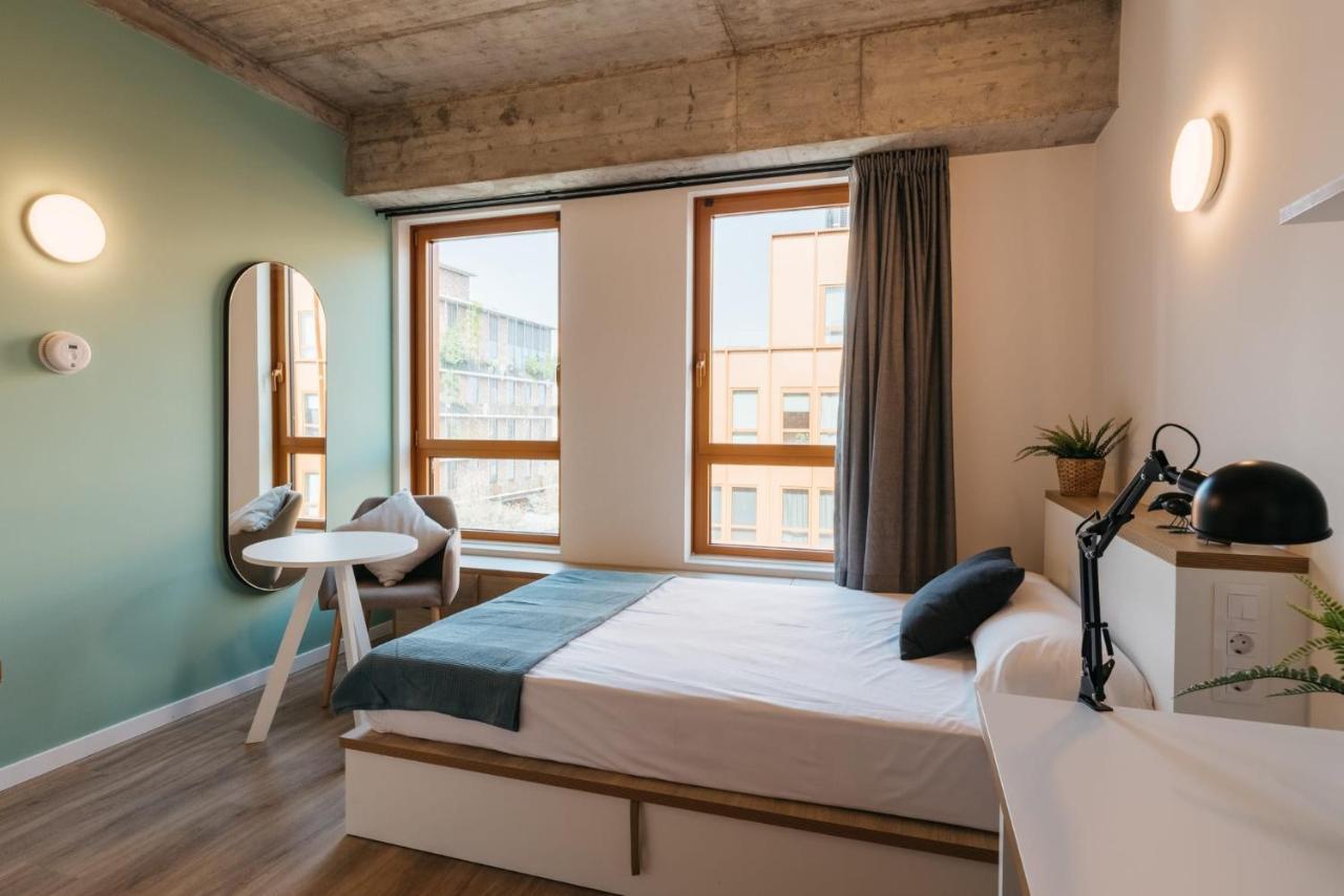 For Students Studying In Barcelona Only - Stunning Spacious Studios And Private Rooms At Pallars Student Accommodation Exterior foto